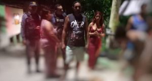 Atentado entre facções deixa dois feridos em ManausDois homens foram baleados na noite desta terça-feira (24), em Manaus, durante uma troca de tiros entre facções criminosas. Atentado entre facções deixa dois feridos em Manaus