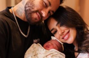 Bruna Biancardi e Neymar apresentam Mavie, sua primeira filhaMavie nasceu nesta sexta-feira em uma maternidade da Zona Sul de São Paulo. Bruna Biancardi e Neymar apresentam Mavie, sua primeira filha