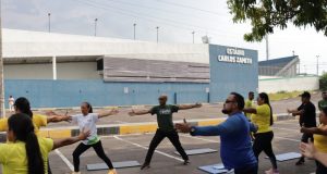 Combate ao sedentarismo: Governo do Amazonas promove aulões de pilates para a populaçãoPrograma RespirAR tem levado saúde e lazer por meio de atividades físicas. Combate ao sedentarismo: Governo do Amazonas promove aulões de pilates para a população
