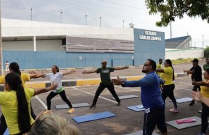 Combate ao sedentarismo: Governo do Amazonas promove aulões de pilates para a populaçãoPrograma RespirAR tem levado saúde e lazer por meio de atividades físicas. Combate ao sedentarismo: Governo do Amazonas promove aulões de pilates para a população