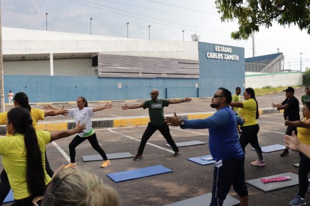 Combate ao sedentarismo: Governo do Amazonas promove aulões de pilates para a população