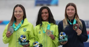 Dobradinha brasileira! Brasil conquista ouro e prata no SkateRayssa Leal conquista medalha de ouro e Pâmela é prata no Pan de Santiago. Dobradinha brasileira! Brasil conquista ouro e prata no Skate