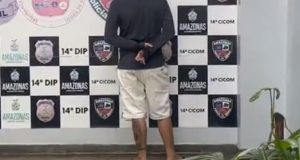 Em Manaus, casal é preso após série de assaltos na zona lesteOs militares faziam patrulhamento nas proximidades do Terminal 5 quando avistaram o casal em uma motocicleta em atitude suspeita. Em Manaus, casal é preso após série de assaltos na zona leste