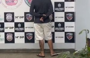 Em Manaus, casal é preso após série de assaltos na zona lesteOs militares faziam patrulhamento nas proximidades do Terminal 5 quando avistaram o casal em uma motocicleta em atitude suspeita. Em Manaus, casal é preso após série de assaltos na zona leste