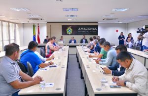 Governo do Amazonas garante recursos federais para controlar incêndios florestais e desmatamento até 2026 Governo do Amazonas garante recursos federais para controlar incêndios florestais e desmatamento até 2026