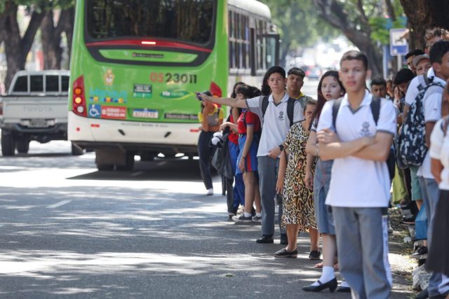 Governo do Amazonas repassa à Prefeitura nova parcela dos recursos para manutenção do Passe Livre Estudantil Governo do Amazonas repassa à Prefeitura nova parcela dos recursos para manutenção do Passe Livre Estudantil