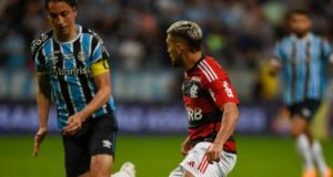 Grêmio vira sobre o Flamengo e volta ao G6 do BrasileirãoO time Rubro-Negro saiu na frente com Everton Cebolinha, no primeiro tempo. Grêmio vira sobre o Flamengo e volta ao G6 do Brasileirão
