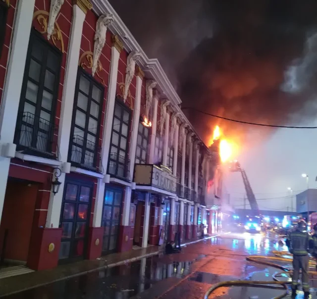 Incêndio em boate na Espanha deixa 13 mortos e 4 feridos2 Incêndio em boate na Espanha deixa 13 mortos e 4 feridos