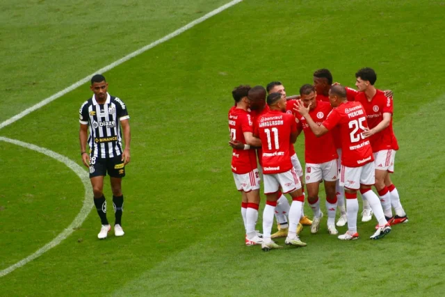 Internacional aplica goleada histórica de 7 a 1 sobre o Santos