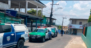 Jovem é presa por tentativa de homicídio contra irmã em ManausO crime ocorreu no bairro Coroado, zona leste da cidade. Jovem é presa por tentativa de homicídio contra irmã em Manaus