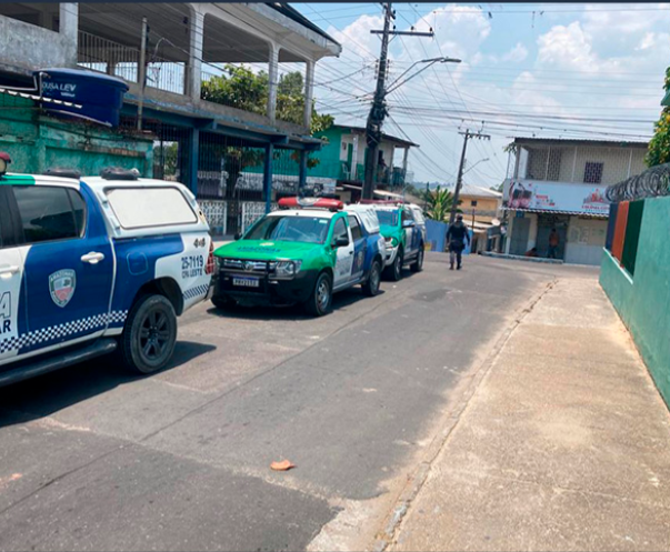 Jovem é presa por tentativa de homicídio contra irmã em Manaus Jovem é presa por tentativa de homicídio contra irmã em Manaus