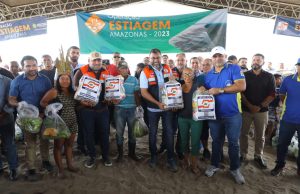 Operação Estiagem: Em Tefé, Governo do Amazonas beneficia agricultores, pescadores e manejadores de PirarucuMais de 500 famílias receberão apoio do programa PAF e do pagamento da subvenção do pirarucu manejado. Operação Estiagem: Em Tefé, Governo do Amazonas beneficia agricultores, pescadores e manejadores de Pirarucu