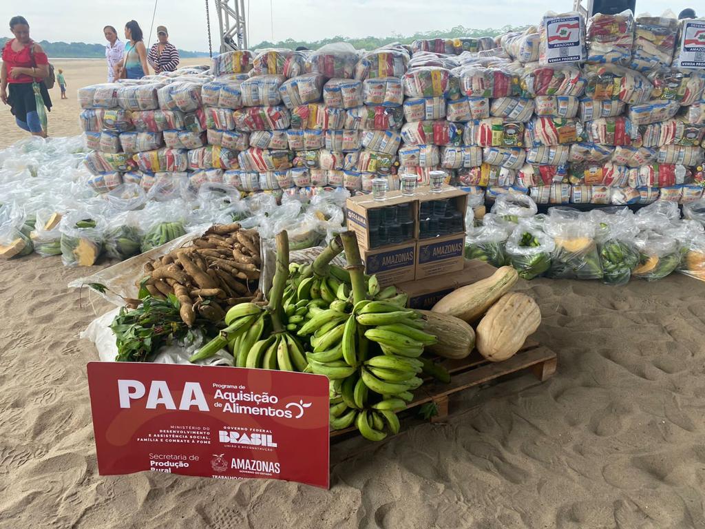 Operação Estiagem: Em Tefé, Governo do Amazonas beneficia agricultores, pescadores e manejadores de Pirarucu