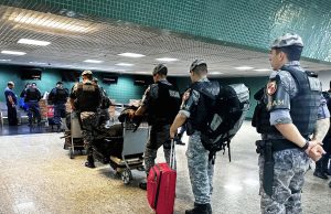 Polícia Militar envia reforço policial para reduzir índices de homicídio em TabatingaTropa com 40 policiais militares vai compor o efetivo das Operações Hórus e Paz no município. Polícia Militar envia reforço policial para reduzir índices de homicídio em Tabatinga