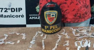 Polícia Militar prende homem e apreende adolescente por tráfico de drogas em ManicoréO homem foi preso em flagrante e o adolescente foi apreendido. Polícia Militar prende homem e apreende adolescente por tráfico de drogas em Manicoré