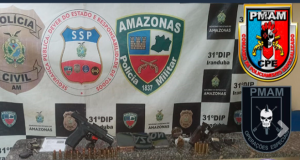Polícia Militar recaptura foragido da justiça de Goiás com armas de fogo e muniçõesApós denúncia ao 181, a equipe foi acionada para verificar a informação de que havia um foragido da justiça de Goiás no Loteamento Nova Manaus. Polícia Militar recaptura foragido da justiça de Goiás com armas de fogo e munições