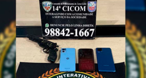 Polícia Militar recupera três celulares roubados e apreende adolescente em tiroteioAção Rota Segura aconteceu na zona leste de Manaus. Polícia Militar recupera três celulares roubados e apreende adolescente em tiroteio