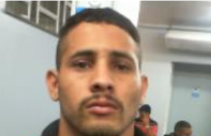 Polícia solicita ampla divulgação da imagem de homem procurado por torturar criança de 2 anosInquérito foi instaurado após a criança ter dado entrada em uma unidade hospitalar Polícia solicita ampla divulgação da imagem de homem procurado por torturar criança de 2 anos