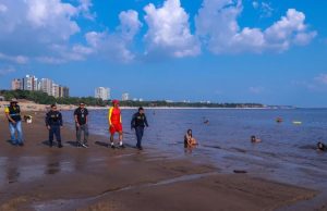 Prefeitura anuncia ações integradas para interdição da praia da Ponta Negra, para banho, e outras medidas de auxílio às comunidades afetadas pela vazante Prefeitura anuncia ações integradas para interdição da praia da Ponta Negra, para banho, e outras medidas de auxílio às comunidades afetadas pela vazante