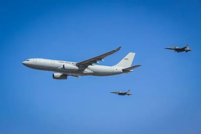 Primeiro avião da FAB para repatriar brasileiros chega a Israel