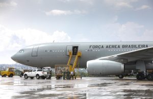 Quinto voo de repatriados deixa Israel com 215 passageiros e 16 petsCom essa decolagem, total de brasileiros que já retornou ao país ou está em deslocamento na operação do Governo Federal chega a 916. Quinto voo de repatriados deixa Israel com 215 passageiros e 16 pets