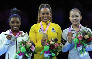 Rebeca Andrade conquista ouro inédito no salto do Mundial de Ginástica ArtísticaA brasileira superou a favorita, a norte-americana Simone Biles, que ficou com a prata. Rebeca Andrade conquista ouro inédito no salto do Mundial de Ginástica Artística