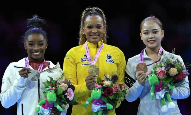 Rebeca Andrade conquista ouro inédito no salto do Mundial de Ginástica Artística