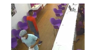 VÍDEO: loja de telefonia é assaltada no Centro de ManausO crime aconteceu por volta das 14h. VÍDEO: loja de telefonia é assaltada no Centro de Manaus