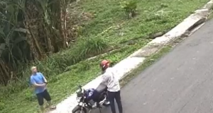 VÍDEO: Vítima reage a assalto e bandido foge em Manaus; confira no vídeo VÍDEO: vítima reage a assalto e bandido foge em Manaus