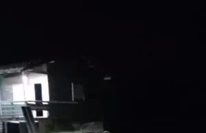 Vídeo: colégio desaba em Iranduba após desmoronamento de terrasO incidente foi registrado por moradores. Vídeo: Colégio desaba em Iranduba após desmoronamento de terras