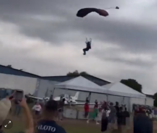 Vídeo:homem morre em acidente com paraquedista em evento de aviação em Itápolis Vídeo:homem morre em acidente com paraquedista em evento de aviação em Itápolis