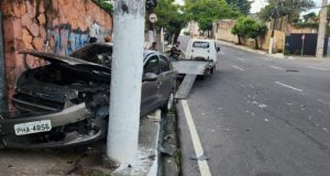 Acidente na Avenida Umberto Calderaro deixa um ferido e congestiona tráfego na Zona Centro-Sul de Manaus Acidente na Avenida Umberto Calderaro deixa um ferido e congestiona tráfego na Zona Centro-Sul de Manaus