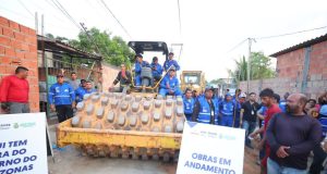 Asfalta Amazonas: Governador Wilson Lima vistoria início de obras de recuperação viária na comunidade Coliseu I, na zona leste de Manaus Asfalta Amazonas: Governador Wilson Lima vistoria início de obras de recuperação viária na comunidade Coliseu I, na zona leste de Manaus