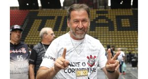 Augusto Melo é o novo presidente do CorinthiansCandidato da oposição vence eleição com ampla maioria. Augusto Melo é o novo presidente do Corinthians
