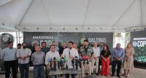 COP 28: Wilson Lima anuncia “Amazonas 2030” para combater desmatamento no estadoGovernador apresenta programa que vai reforçar o combate à degradação florestal e que prevê arrecadação de R$ 1 bilhão com a venda de créditos de carbono. COP 28: Wilson Lima anuncia “Amazonas 2030” para combater desmatamento no estado