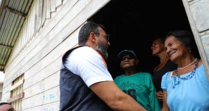 Com mais de 1,1 mil toneladas de alimentos distribuídos, Wilson Lima destaca parcerias para minimizar impactos da estiagemGoverno do Amazonas também serviu mais de 400 mil refeições gratuitamente, instalou purificadores e sistemas simplificados para oferta de água potável. Com mais de 1,1 mil toneladas de alimentos distribuídos, Wilson Lima destaca parcerias para minimizar impactos da estiagem