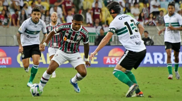 Coritiba é rebaixado para a Série B após derrota para o Fluminense