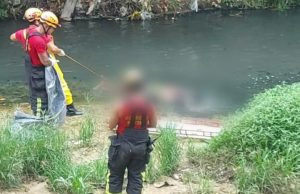 Corpo de homem é encontrado às margens de igarapé em ManausO corpo estava em avançado estado de decomposição. Corpo de homem é encontrado às margens de igarapé em Manaus