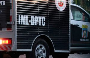 Corpo de motorista é encontrado carbonizado em carro no interior do Amazonas Corpo de motorista é encontrado carbonizado em carro no interior do Amazonas