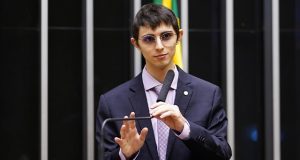 Deputado federal Amom Mandel revela autismo e luta contra o preconceito sofrido no meio políticoA revelação de Amom foi recebida com apoio por diversas pessoas e entidades. Deputado federal Amom Mandel revela autismo e luta contra o preconceito sofrido no meio político