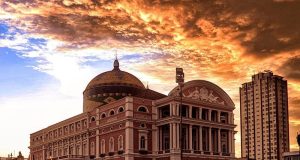 Teatro Amazonas divulga novas datas para espetáculos adiadosSem necessidade de troca, os ingressos adquiridos podem ser utilizados nas novas datas. O sistema também permite reembolso. Teatro Amazonas divulga novas datas para espetáculos adiados