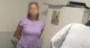 Esposa de médico agride paciente durante exame ginecológicoDe acordo com ela, a primeira consulta foi tranquila, com a presença da auxiliar do médico. Esposa de médico agride paciente durante exame ginecológico