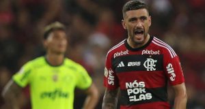 Flamengo vence Palmeiras e volta à briga pelo título do BrasileirãoCom a vitória, o Rubro-Negro se recolocou na briga pelo título, assumindo a quinta posição, com 56 pontos. Flamengo vence Palmeiras e volta à briga pelo título do Brasileirão
