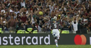 Fluminense quebra jejum de 15 anos e conquista a LibertadoresO Tricolor venceu o Boca Juniors por 2 a 1 no Maracanã Fluminense quebra jejum de 15 anos e conquista a Libertadores