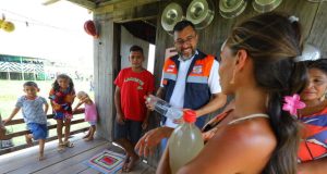 Governo do Amazonas inaugura estação de tratamento de água para atender 25 mil pessoas de comunidades ribeirinhas de ParintinsO sistema móvel faz parte do programa Água Boa, que amplia oferta de água potável. Governo do Amazonas inaugura estação de tratamento de água para atender 25 mil pessoas de comunidades ribeirinhas de Parintins