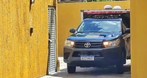 Homem é encontrado morto em motel em Manaus; causa da morte é investigadaOs funcionários foram ao local e o encontraram caído ao lado da cama. Homem é encontrado morto em motel em Manaus; causa da morte é investigada
