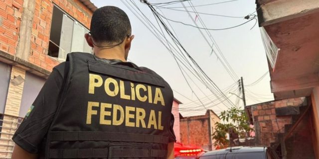 Homem é morto a pedradas e pauladas em Manaus Homem é morto a pedradas e pauladas em Manaus