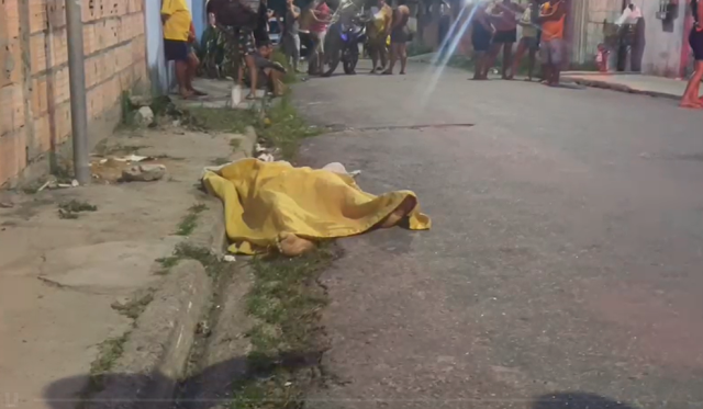 Homem é morto ao sair de casa na zona norte de Manaus Homem é morto ao sair de casa na zona norte de Manaus