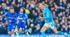 Manchester City e Chelsea podem ser rebaixados na Premier LeagueOs dois clubes são acusados de irregularidades financeiras. Manchester City e Chelsea podem ser rebaixados na Premier League