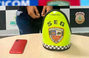 PMAM prende homem por roubo após denúncia de vítimaA prisão ocorreu após denúncia do esposo da vítima, que teve seu celular roubado no ônibus de linha 306. PMAM prende homem por roubo após denúncia de vítima